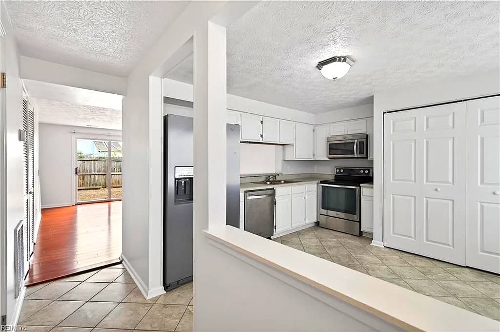8 Lucinda CT, HAMPTON VA 23666 thumb 6
