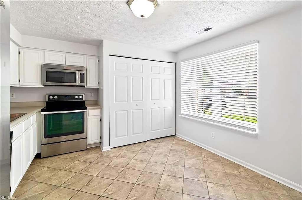 8 Lucinda CT, HAMPTON VA 23666 thumb 7