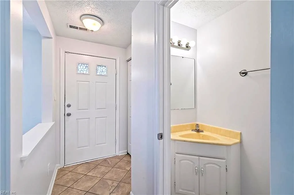 8 Lucinda CT, HAMPTON VA 23666 thumb 10