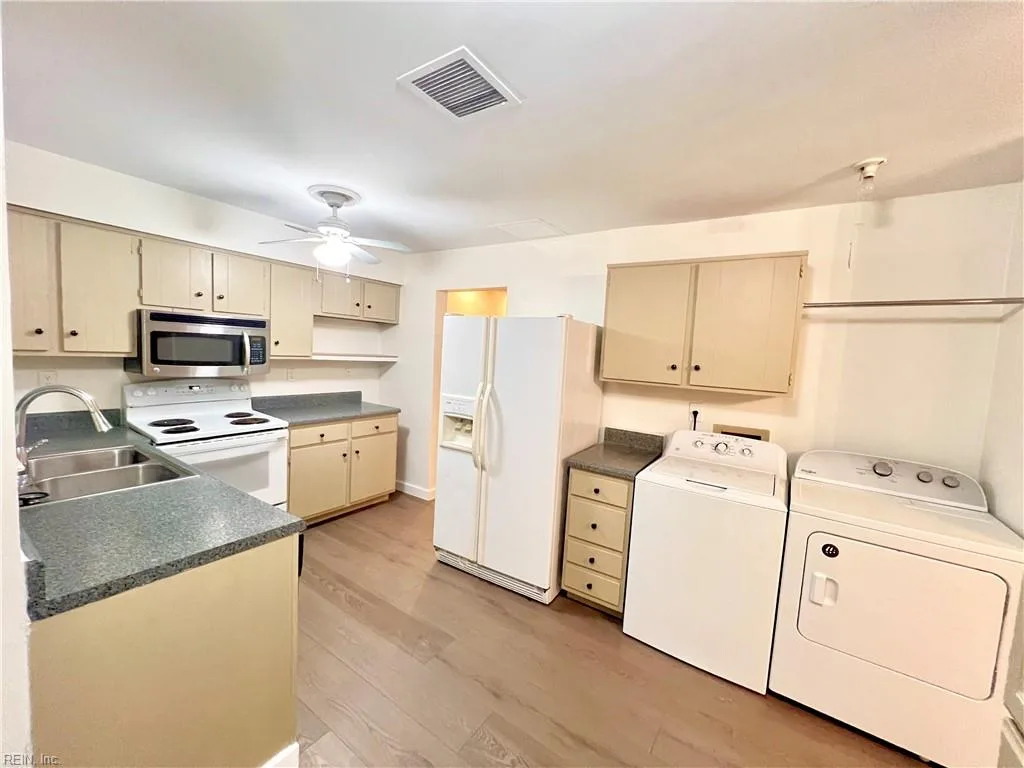1804 Rock Lake LOOP, VIRGINIABEACH VA 23456 thumb 9