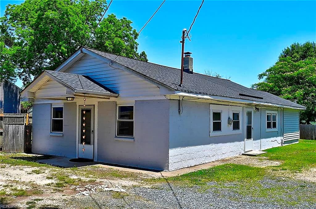 8466 Radnor RD, NORFOLK VA 23503 - Main photo