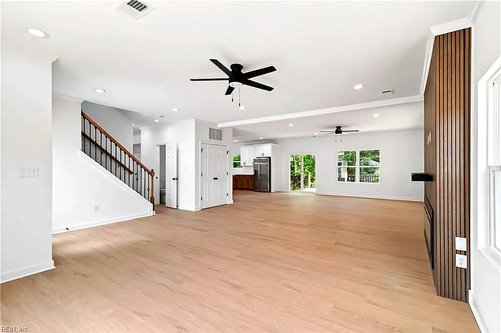 315 De Laura DR, NEWPORTNEWS VA 23608 - Photo 5