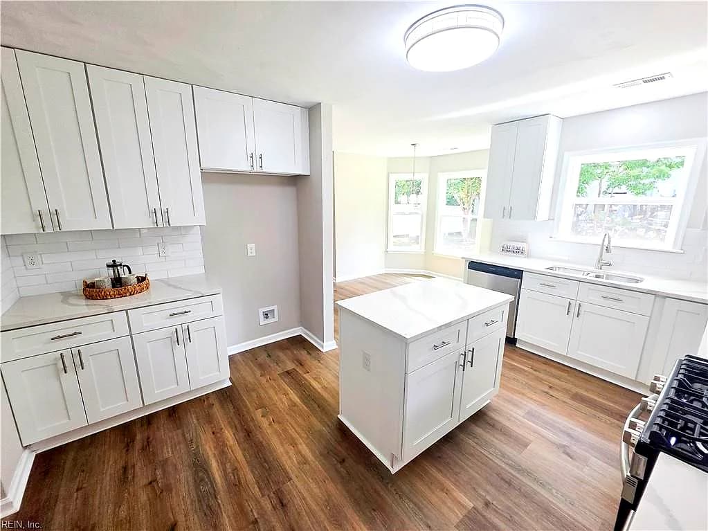 220 Upland DR, HAMPTON VA 23666 - Photo 3