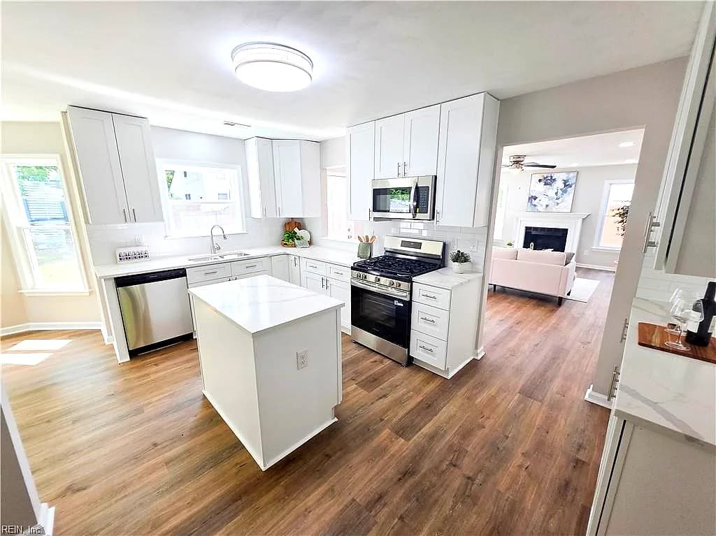 220 Upland DR, HAMPTON VA 23666 - Photo 4
