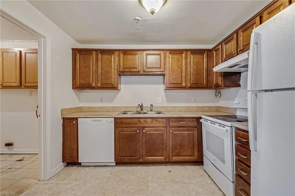 369 Circuit LN #A, NEWPORTNEWS VA 23608 thumb 8