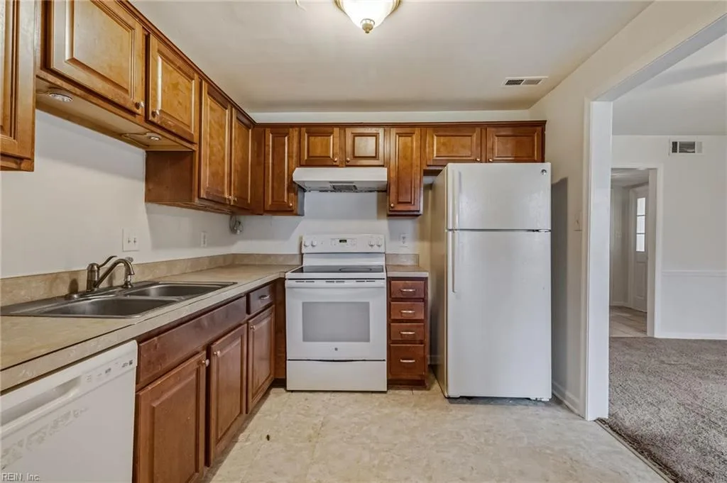 369 Circuit LN #A, NEWPORTNEWS VA 23608 thumb 9
