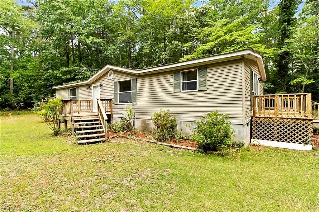 7695 Wagon  Run RD, GLOUCESTER VA 23061 - Photo 3