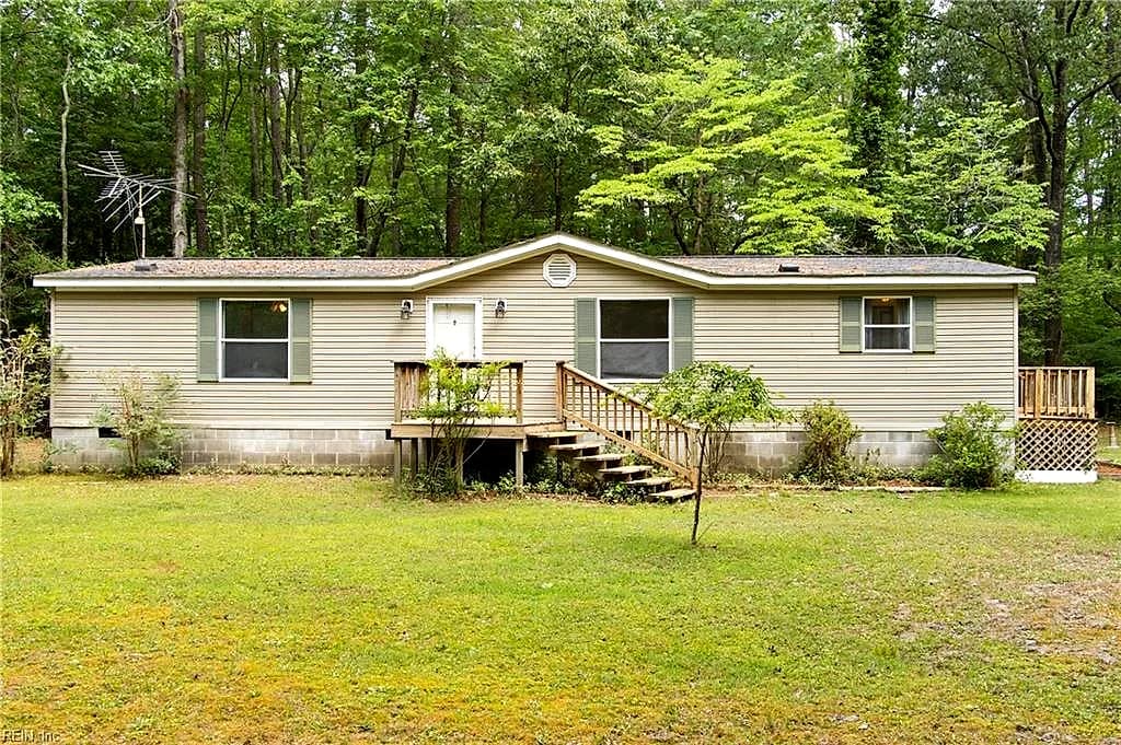7695 Wagon  Run RD, GLOUCESTER VA 23061 - Photo 4