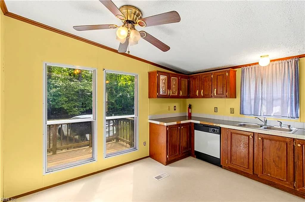 7695 Wagon  Run RD, GLOUCESTER VA 23061 thumb 9