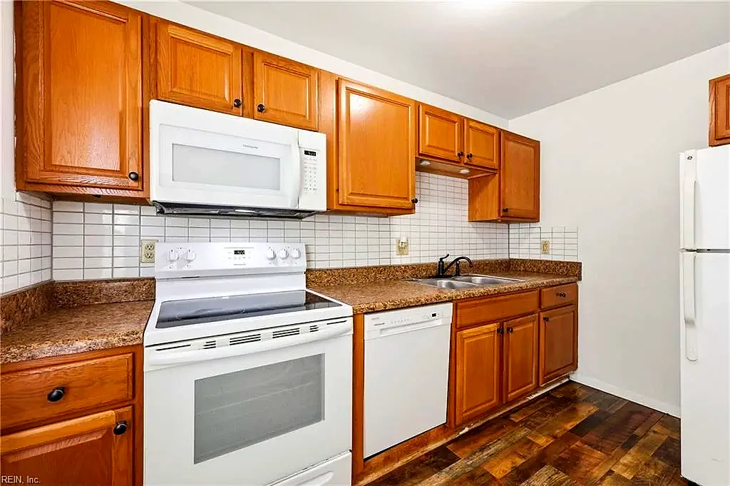 1529 Darren CIR, PORTSMOUTH VA 23701 thumb 6