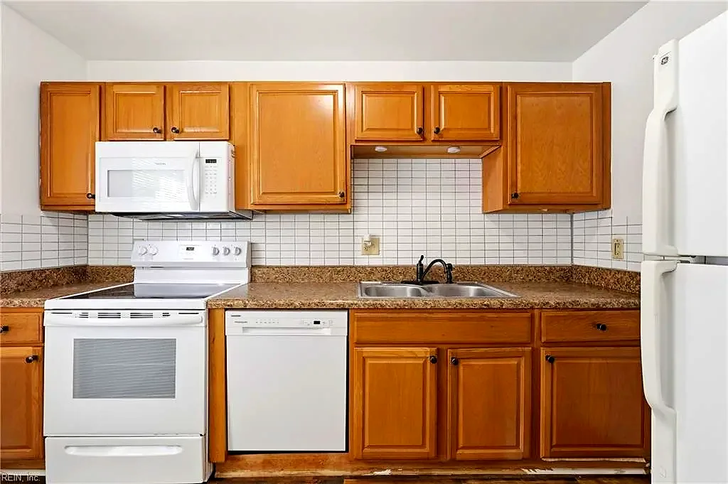 1529 Darren CIR, PORTSMOUTH VA 23701 thumb 7