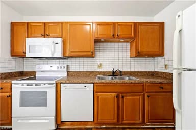 1529 Darren CIR, PORTSMOUTH VA 23701 thumb 7