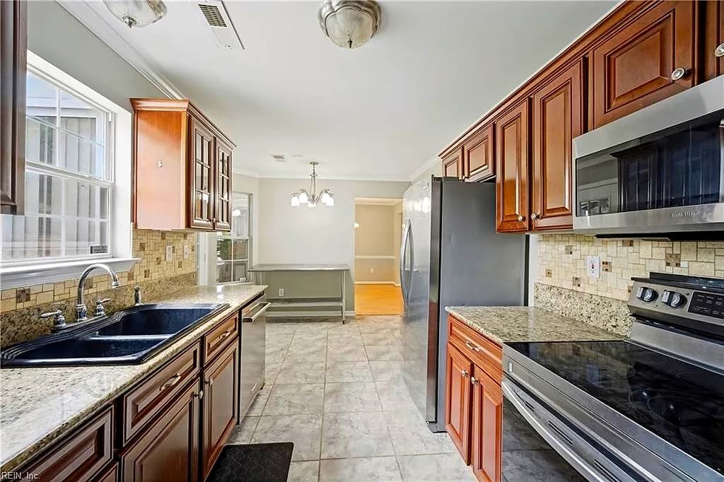 345 Circuit LN, NEWPORT NEWS VA 23608 thumb 8