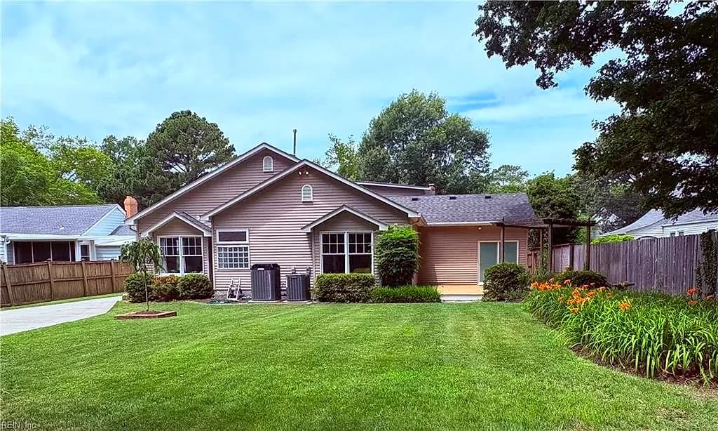 214 Sir Oliver RD, NORFOLK VA 23505 - Photo 3