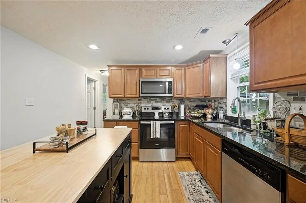8729 Marlfield RD, GLOUCESTER VA 23061 thumb 7