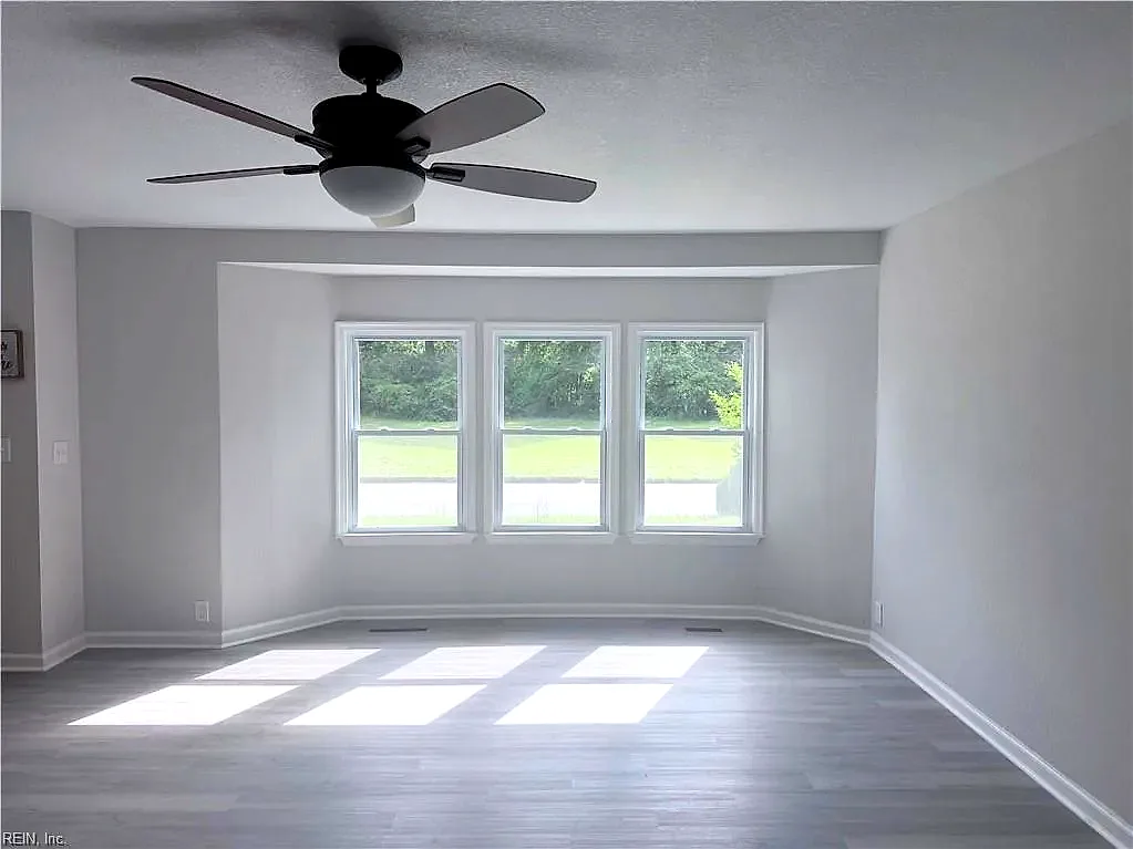10 C C Spaulding DR, HAMPTON VA 23666 - Photo 4