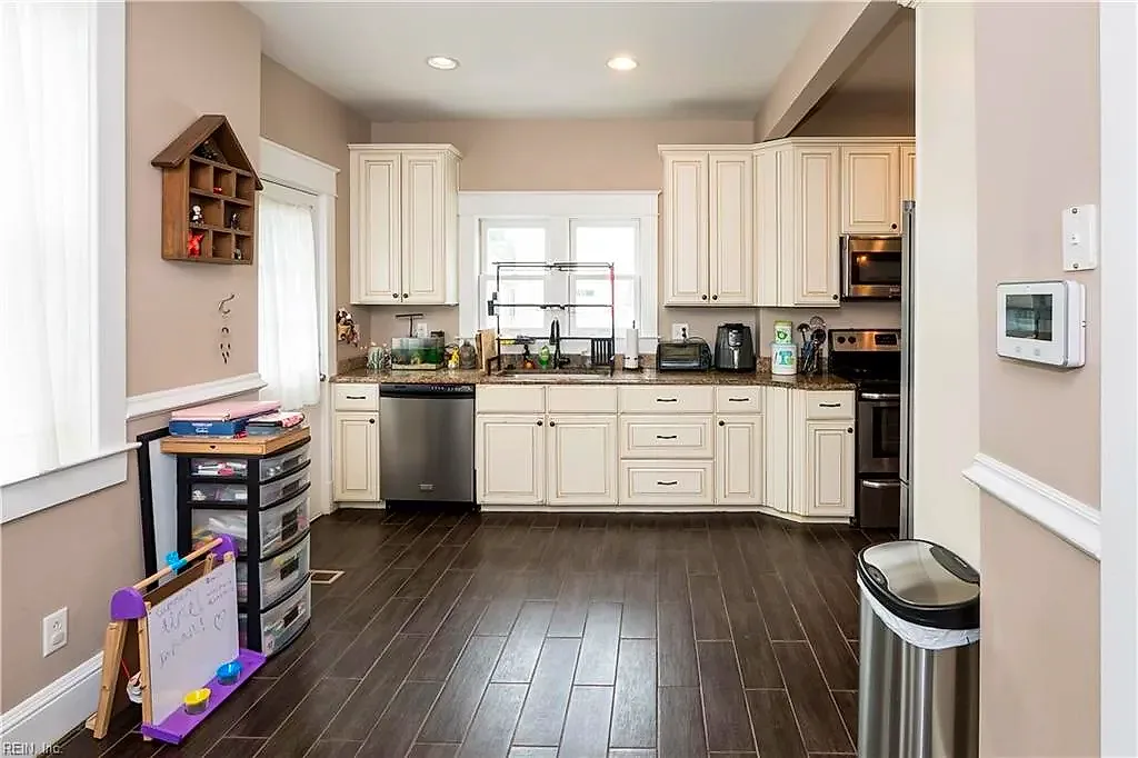 1601 Ashland AVE, NORFOLK VA 23509 thumb 7