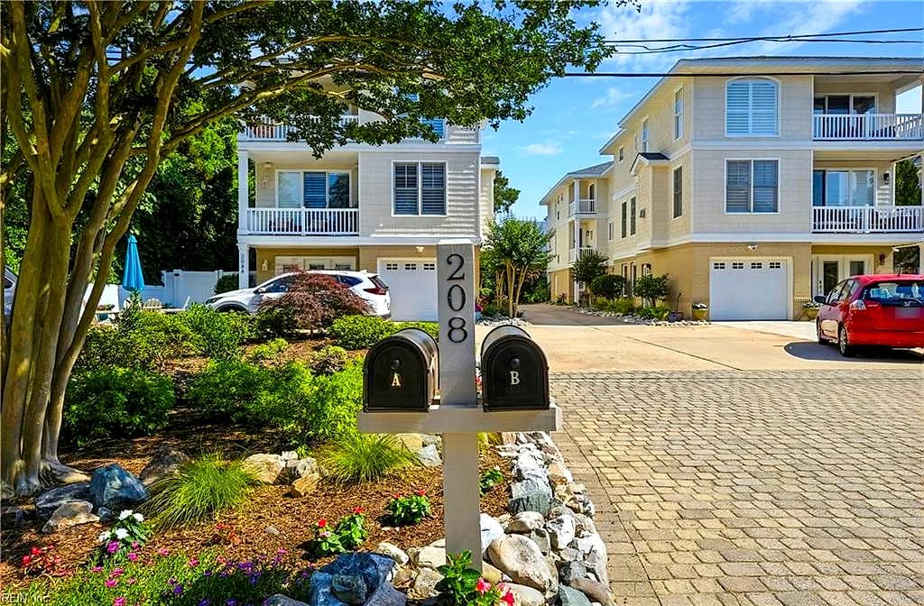 208 74th ST #B, VIRGINIA BEACH VA 23451 - Photo 3
