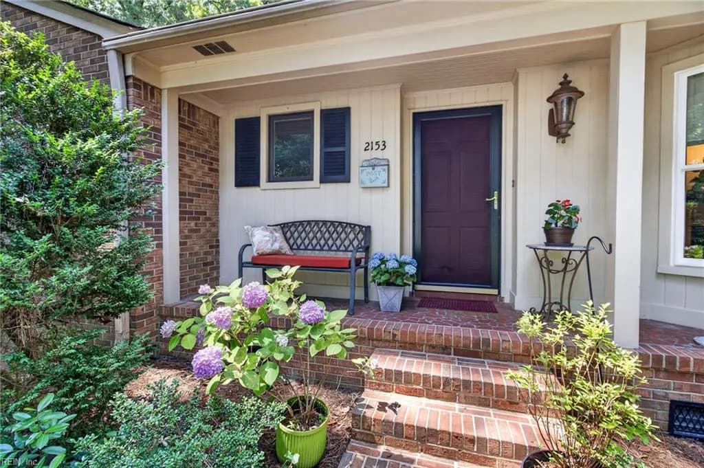 2153 Hollybriar PT, NORFOLK VA 23518 - Photo 2
