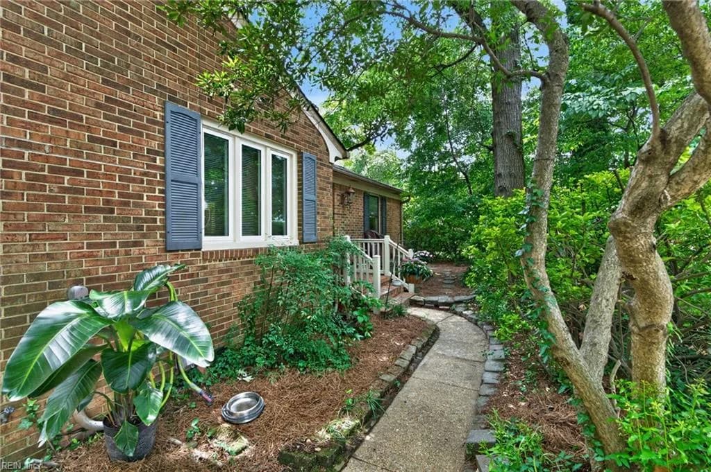 2153 Hollybriar PT, NORFOLK VA 23518 - Photo 4