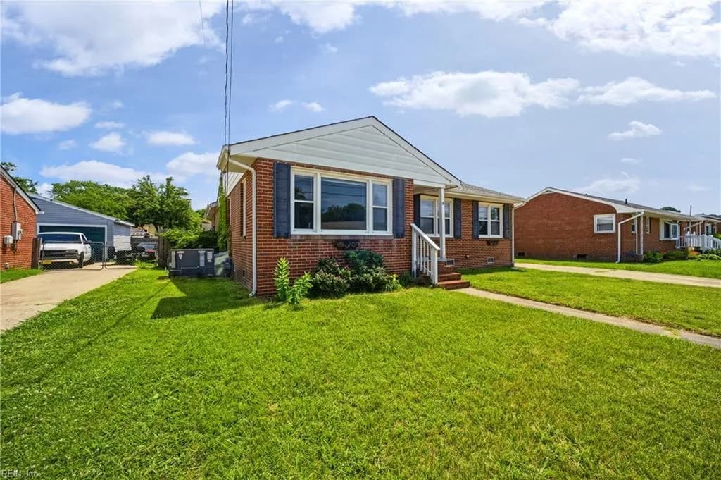 18 Reynolds DR, HAMPTON VA 23664 - Main photo