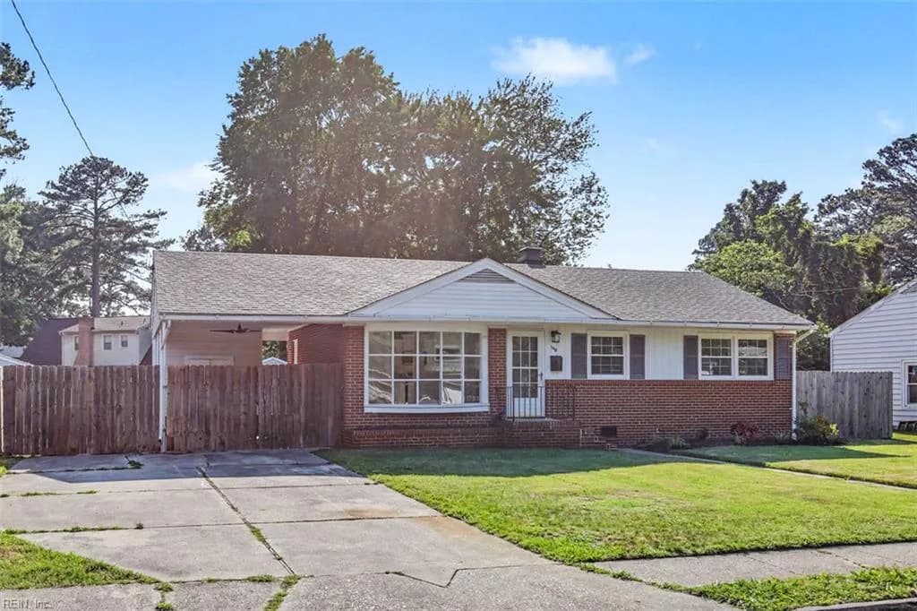 129 Lynnhaven DR, HAMPTON VA 23666 - Main photo