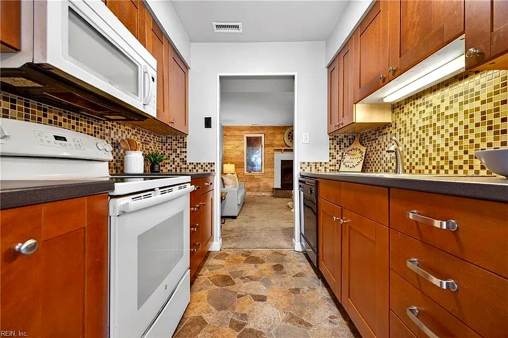 4346 Stafford DR, CHESAPEAKE VA 23321 thumb 8