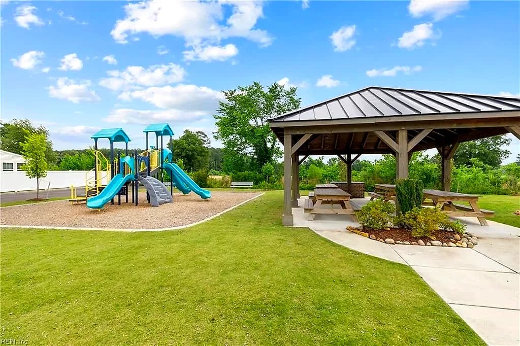 450 Asuza ST, CHESAPEAKE VA 23323 - Photo 3