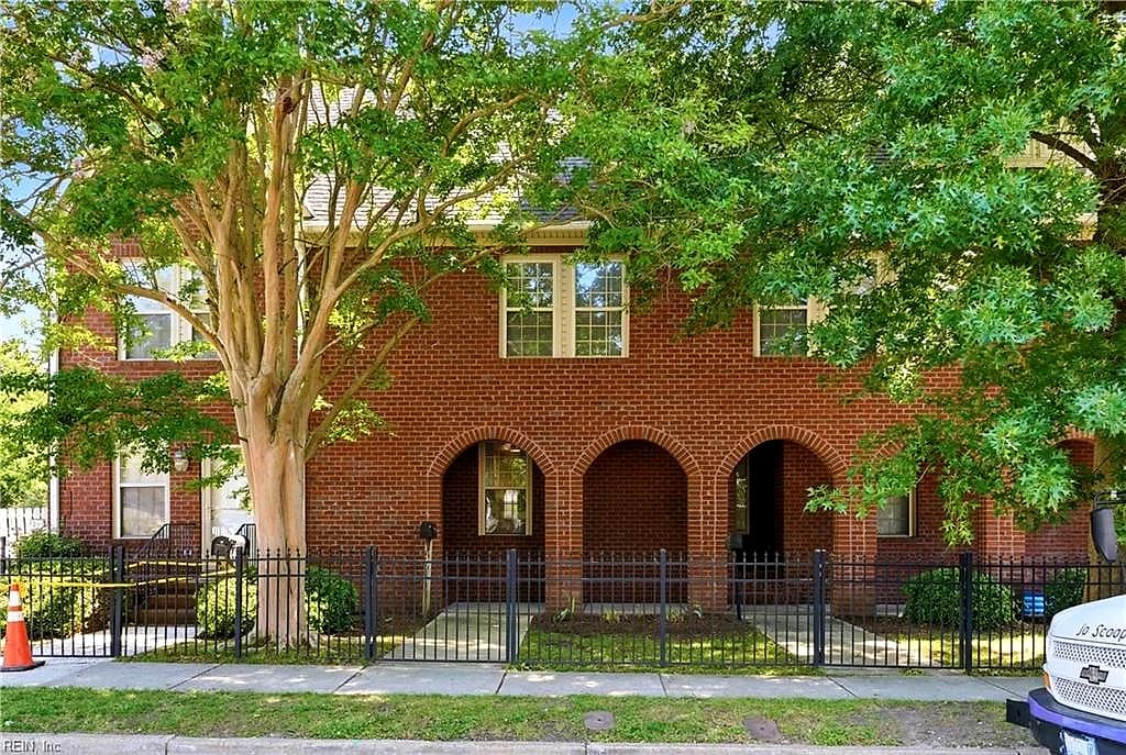200 Maple AVE #E, NORFOLK VA 23503 - Main photo