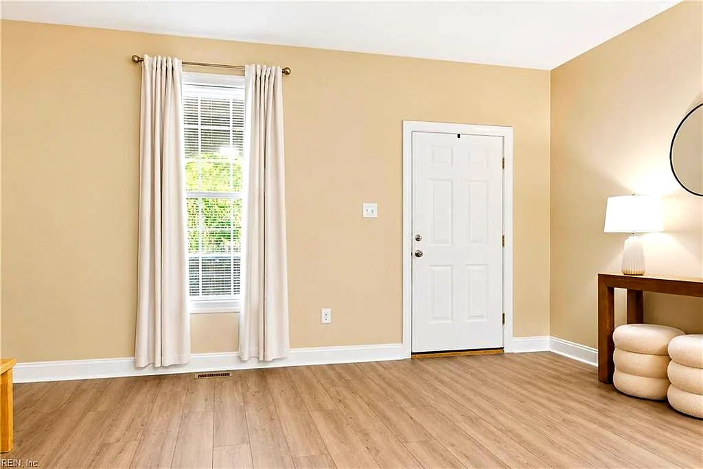200 Maple AVE #E, NORFOLK VA 23503 - Photo 4