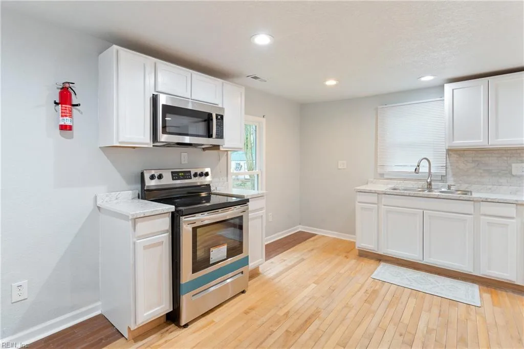 909 1st ST, ELIZABETHCITY NC 27909 thumb 9