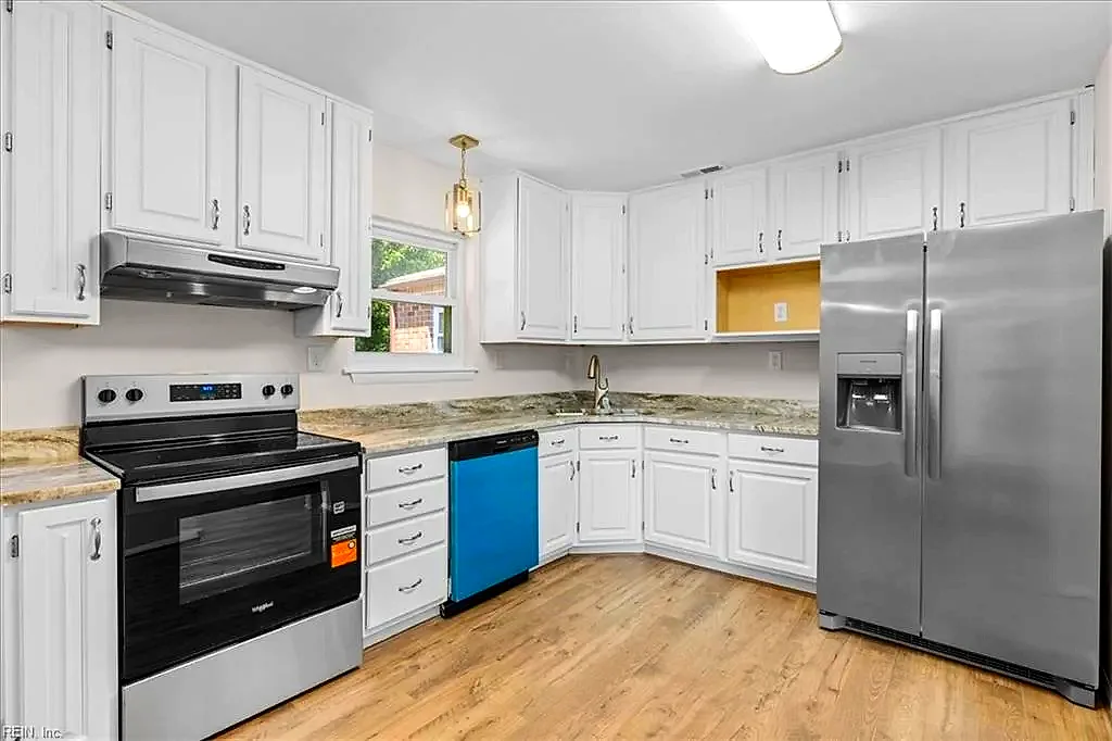 2833 Candlewood CIR, CHESAPEAKE VA 23324 thumb 11