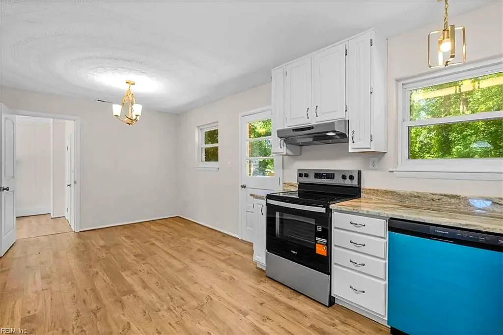 2833 Candlewood CIR, CHESAPEAKE VA 23324 thumb 12
