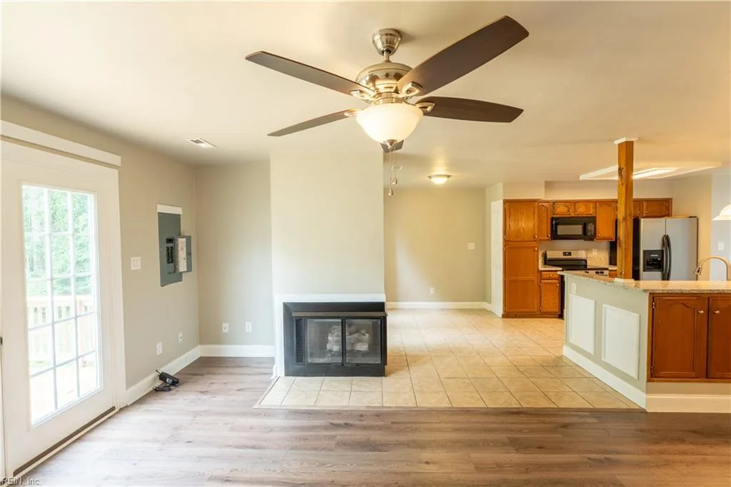 303 Bridge XING, YORKTOWN VA 23692 thumb 12