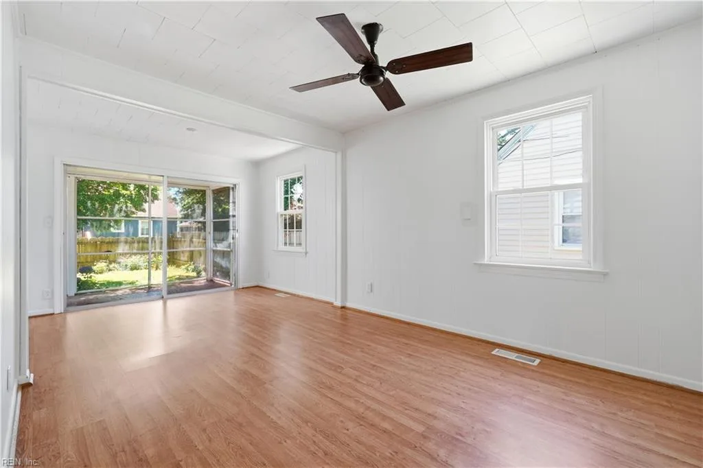 231 Lenox AVE, NORFOLK VA 23503 - Photo 4