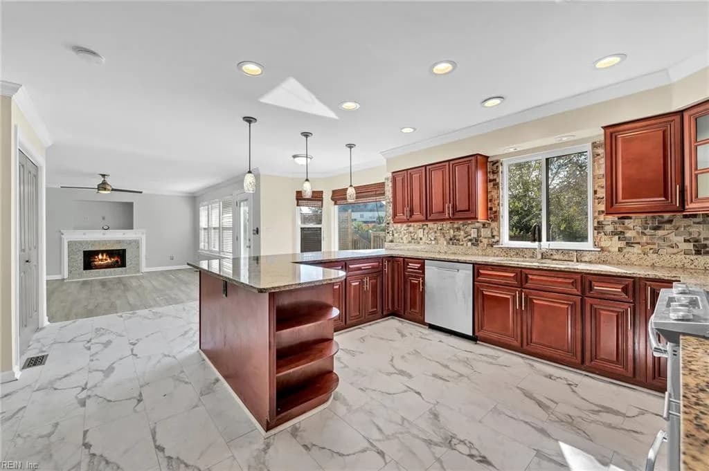 933 Sandoval DR, VIRGINIA BEACH VA 23454 thumb 8
