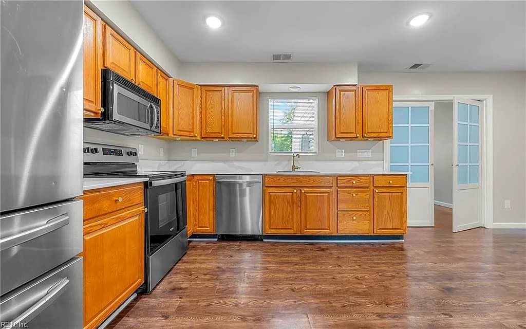 3250 Saxon PL, VIRGINIABEACH VA 23453 thumb 6