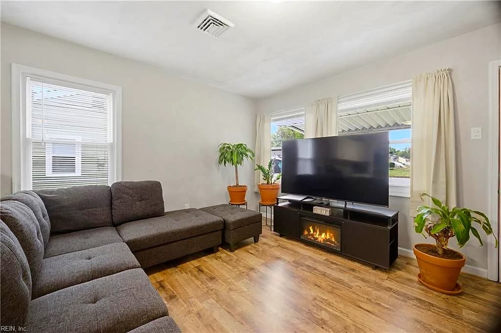 1521 Morgan DR, HAMPTON VA 23663 thumb 9