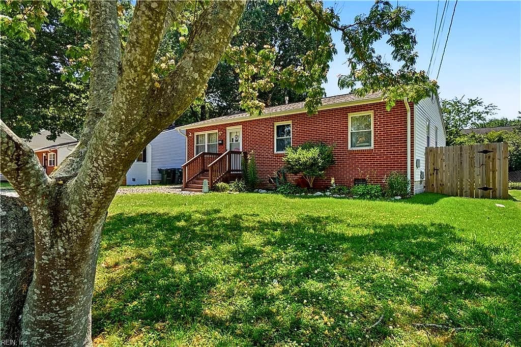 419 Hunlac AVE, HAMPTON VA 23664 - Photo 4