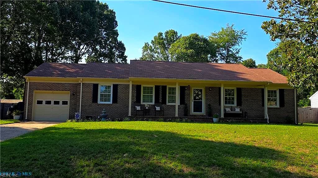 1709 Pine Tree DR, GLOUCESTER POINT VA 23062 - Main photo