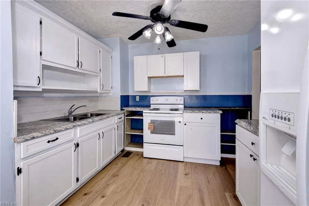 11 Thornrose AVE, HAMPTON VA 23669 thumb 12