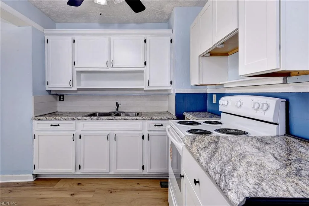 11 Thornrose AVE, HAMPTON VA 23669 thumb 10
