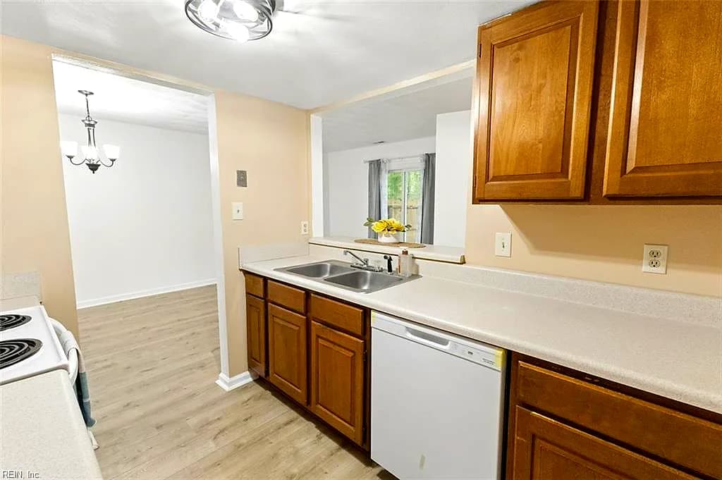 3611 Radford CIR, CHESAPEAKE VA 23321 thumb 9