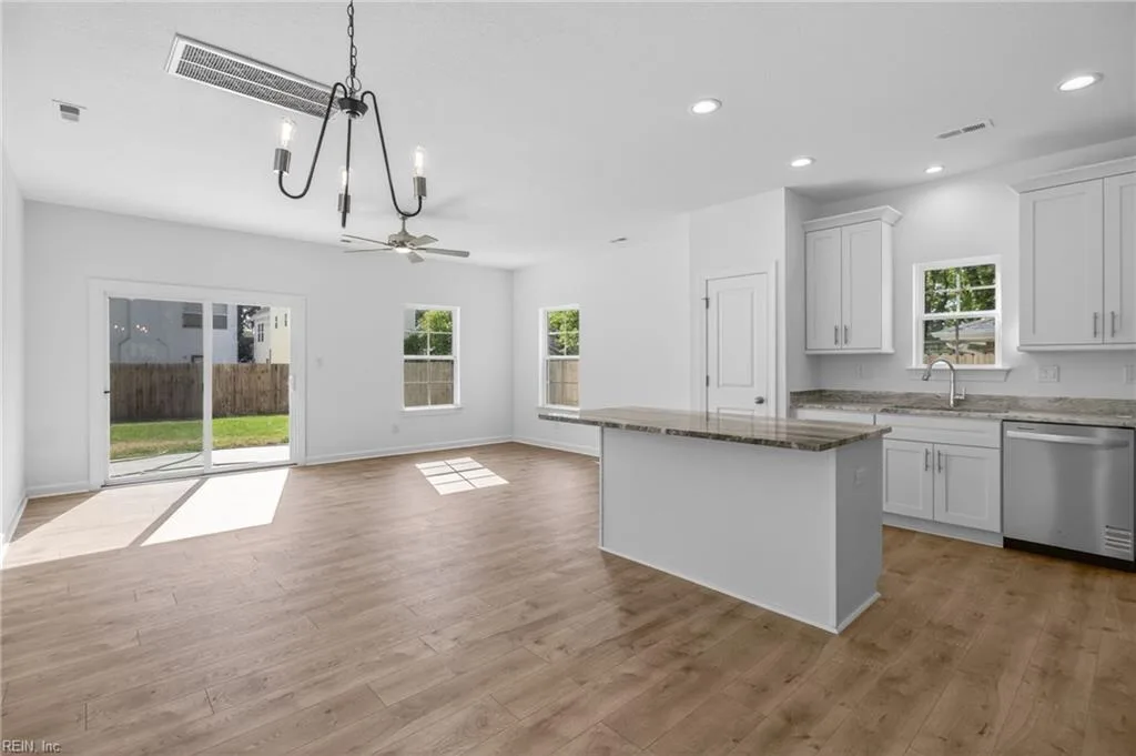 132 S Gum AVE, VIRGINIA BEACH VA 23452 thumb 9