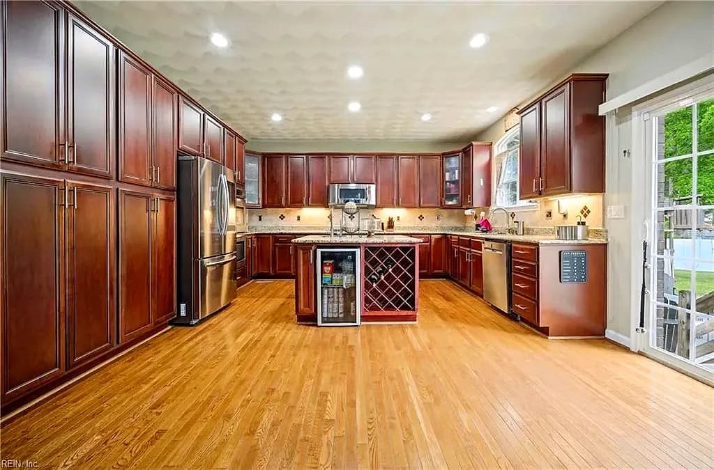 237 Castleberry DR, CHESAPEAKE VA 23322 - Photo 3