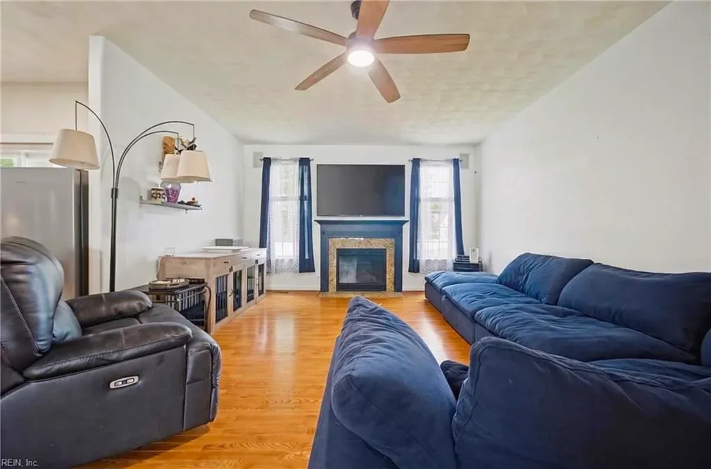 237 Castleberry DR, CHESAPEAKE VA 23322 - Photo 5
