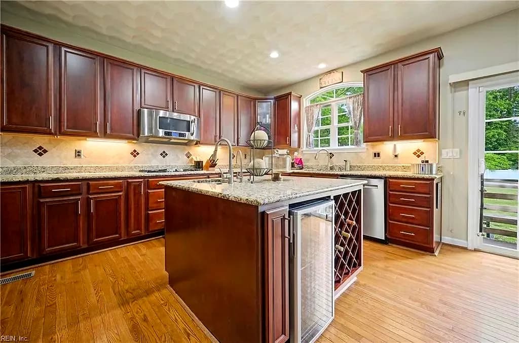 237 Castleberry DR, CHESAPEAKE VA 23322 thumb 9