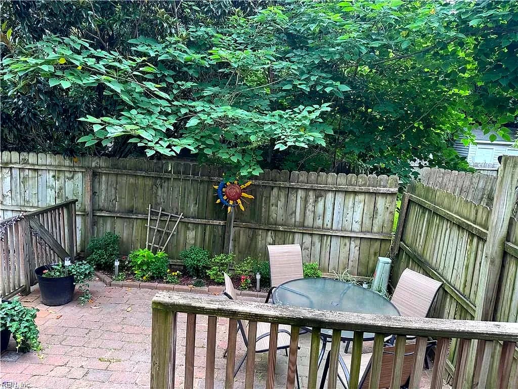411 Dinwiddie ST, PORTSMOUTH VA 23704 - Photo 4