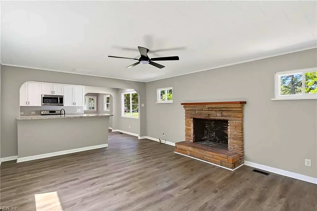 1073 Scenic BLVD, CHESAPEAKE VA 23322 - Photo 5