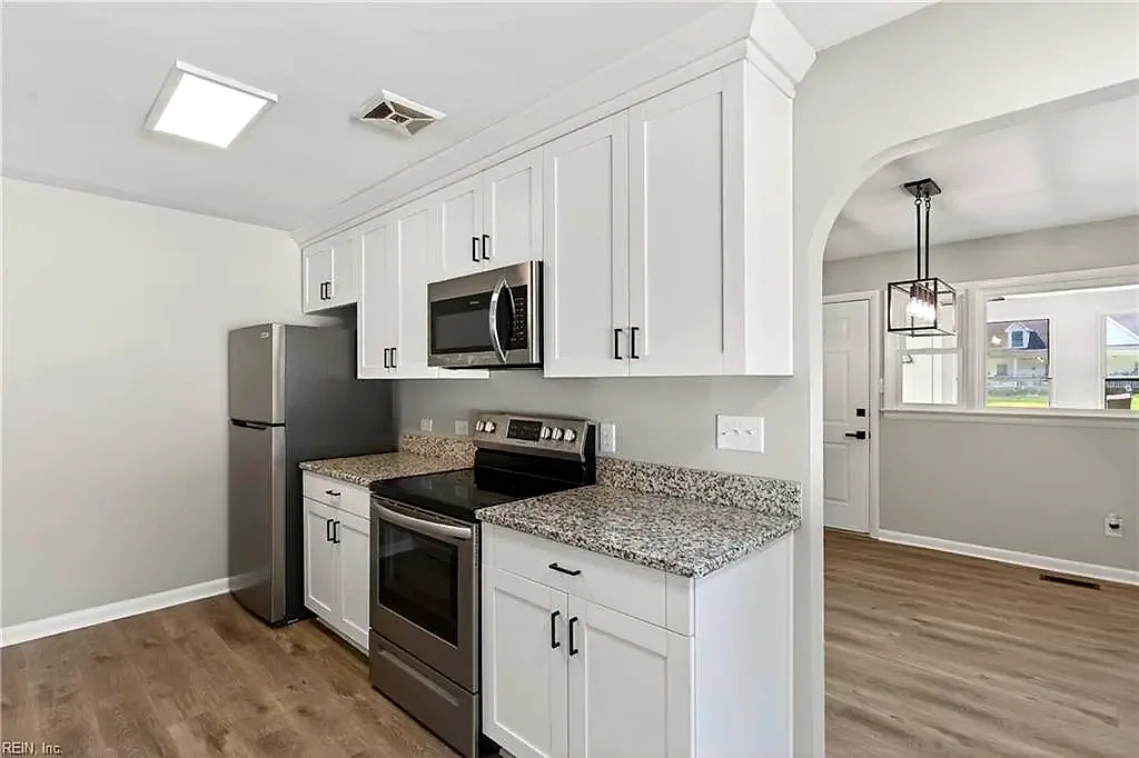 1073 Scenic BLVD, CHESAPEAKE VA 23322 thumb 9